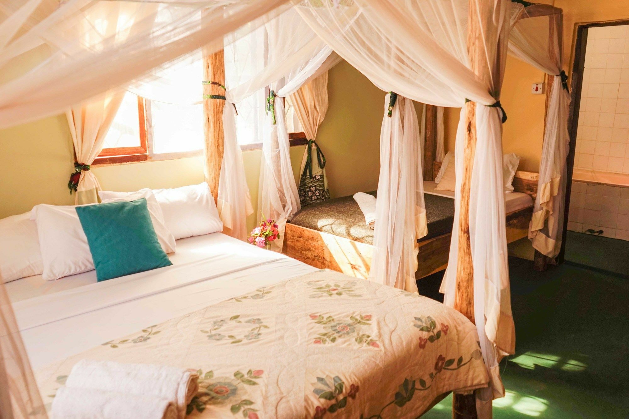 The Secret Garden Hotel موشي المظهر الخارجي الصورة